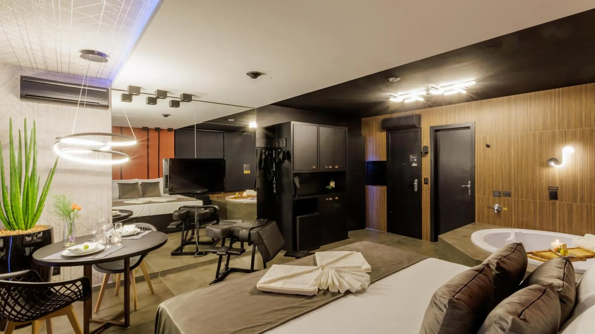 Hodinový hotel Medieval Motel Spa - Porto Alegre-Rs